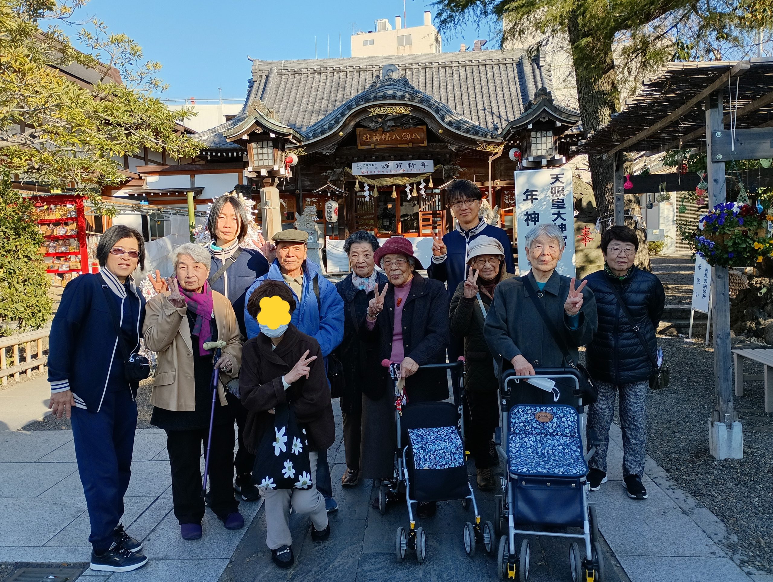 冬のひととき❄クリスマス会と新年会で笑顔あふれるケアハウスイメージ