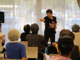 ～けんこう体操～　小多機みどりイメージ